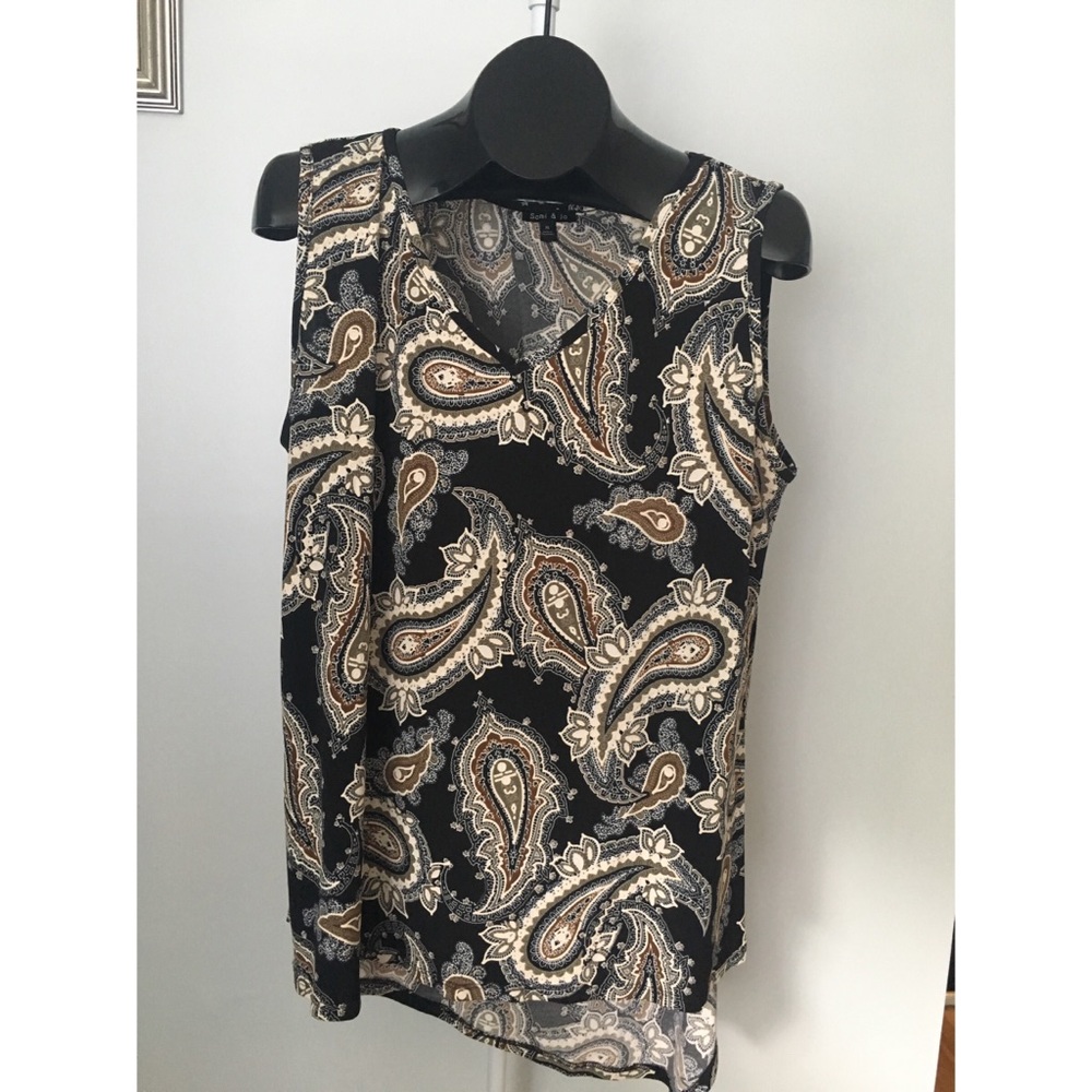 V-neck Paisley Sleeveless Blouse